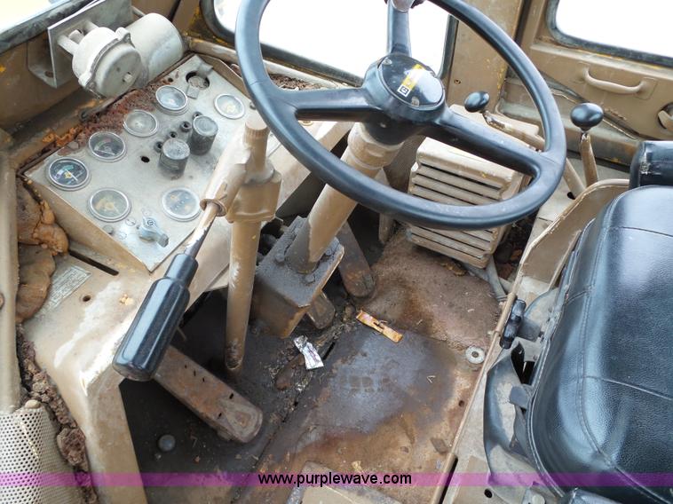 image for item L5700 1978 Caterpillar 966C wheel loader