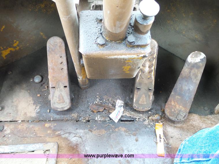 image for item L5700 1978 Caterpillar 966C wheel loader