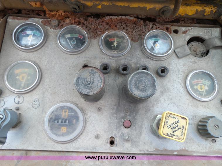 image for item L5700 1978 Caterpillar 966C wheel loader