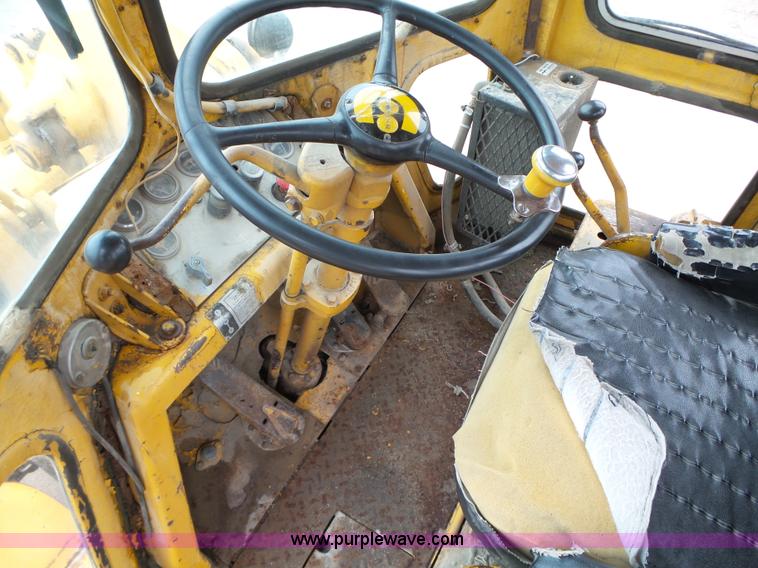 image for item L5701 1965 Caterpillar 966B wheel loader