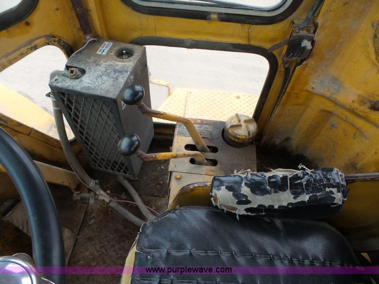 image for item L5701 1965 Caterpillar 966B wheel loader