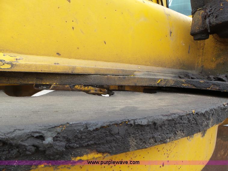 image for item L5702 1990 John Deere 772BH motor grader