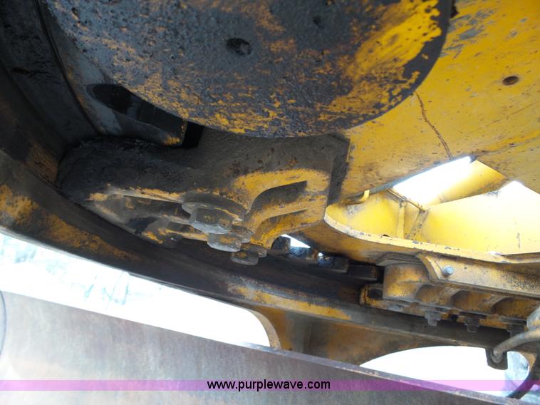 image for item L5702 1990 John Deere 772BH motor grader