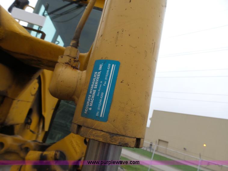 image for item L5702 1990 John Deere 772BH motor grader