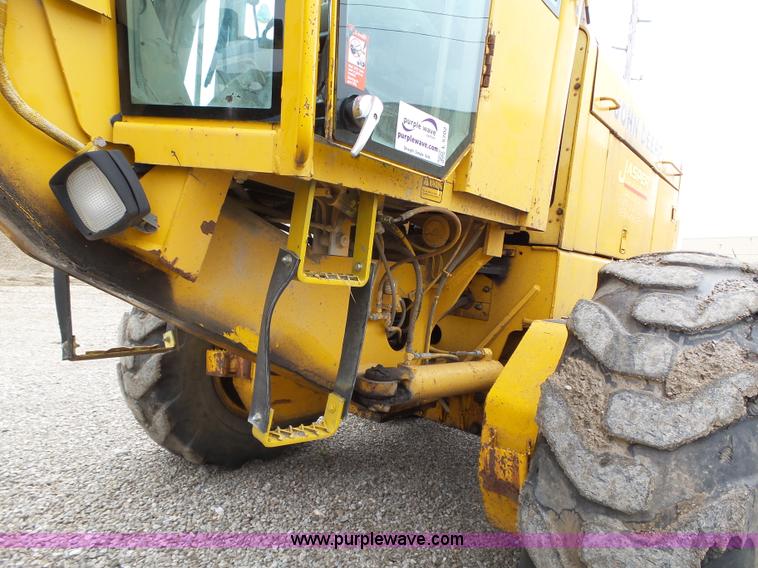 image for item L5702 1990 John Deere 772BH motor grader