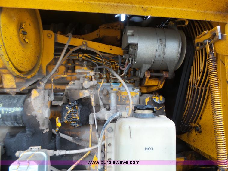 image for item L5702 1990 John Deere 772BH motor grader