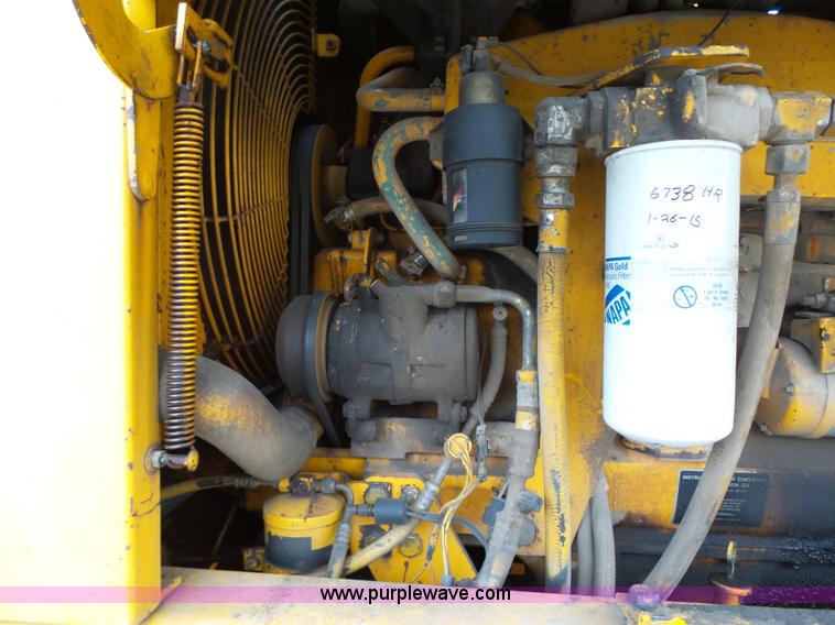 image for item L5702 1990 John Deere 772BH motor grader