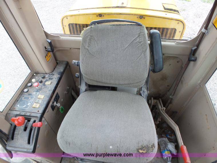 image for item L5702 1990 John Deere 772BH motor grader