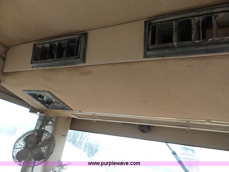 image for item L5702 1990 John Deere 772BH motor grader