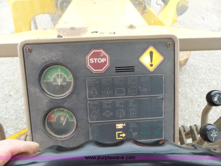 image for item L5702 1990 John Deere 772BH motor grader