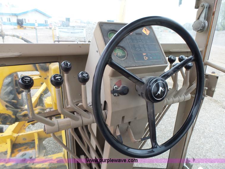 image for item L5702 1990 John Deere 772BH motor grader