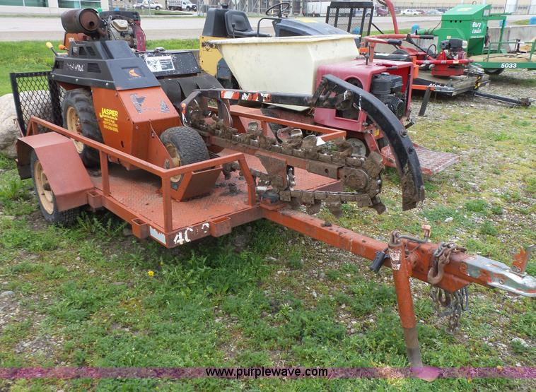 image for item L5704 1996 Ditch Witch 1820H trencher