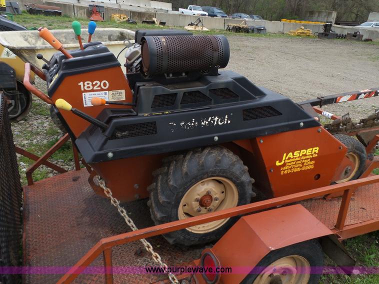 image for item L5704 1996 Ditch Witch 1820H trencher