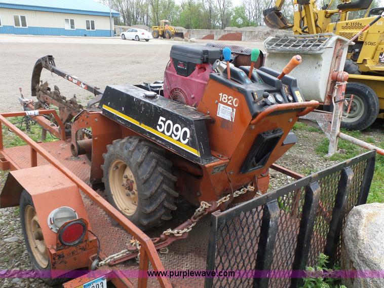 image for item L5704 1996 Ditch Witch 1820H trencher
