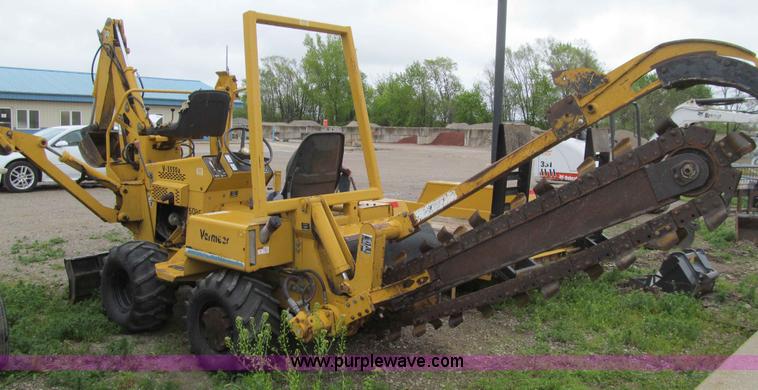 image for item L5705 1998 Vermeer V3550A trencher