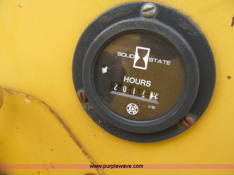 image for item L5705 1998 Vermeer V3550A trencher