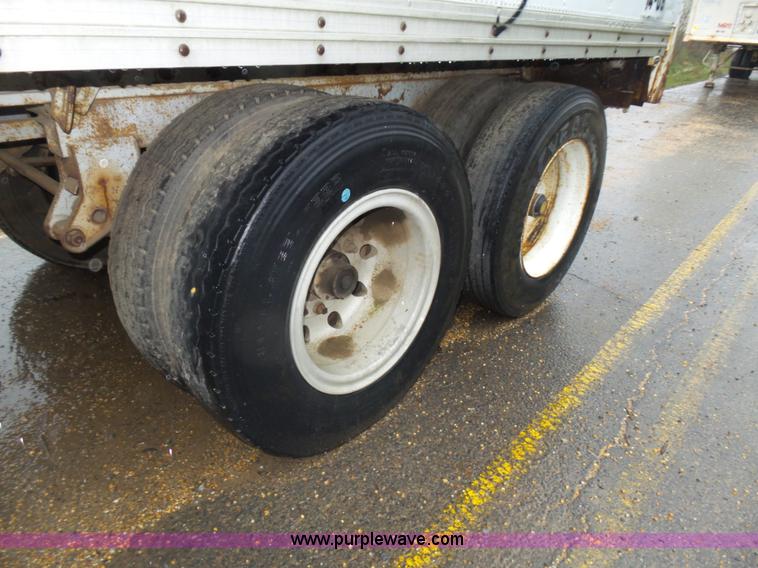 image for item L5777 1977 Kentucky dry van trailer