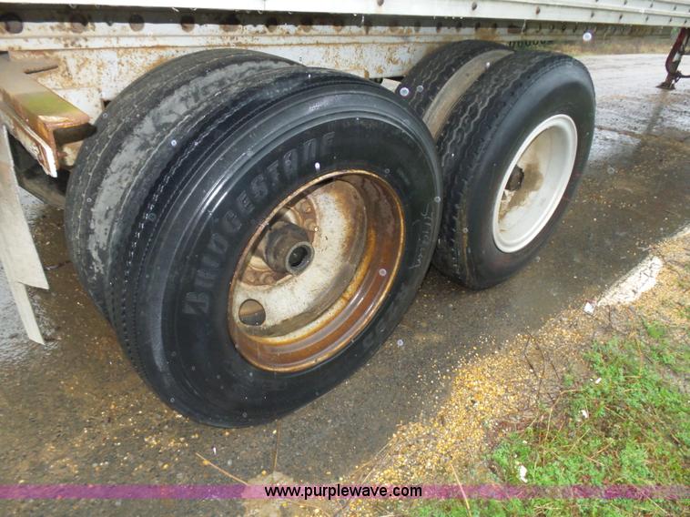 image for item L5777 1977 Kentucky dry van trailer