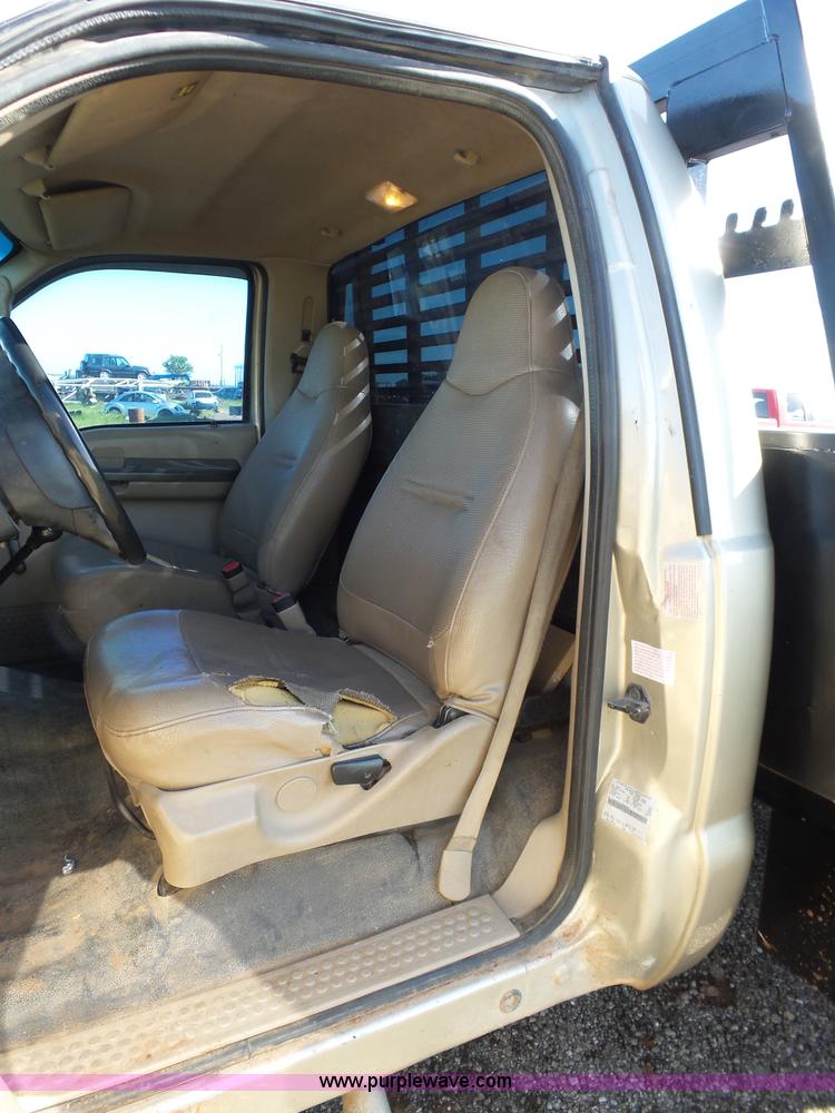 image for item L5824 2000 Ford F350 XL flatbed pickup truck