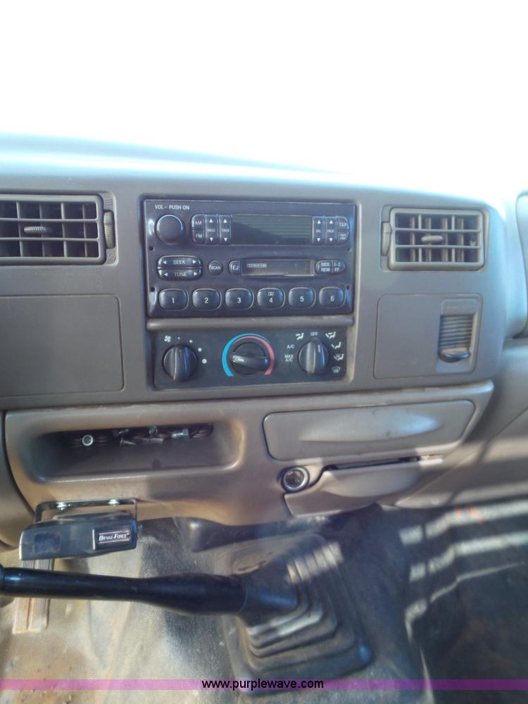 image for item L5824 2000 Ford F350 XL flatbed pickup truck