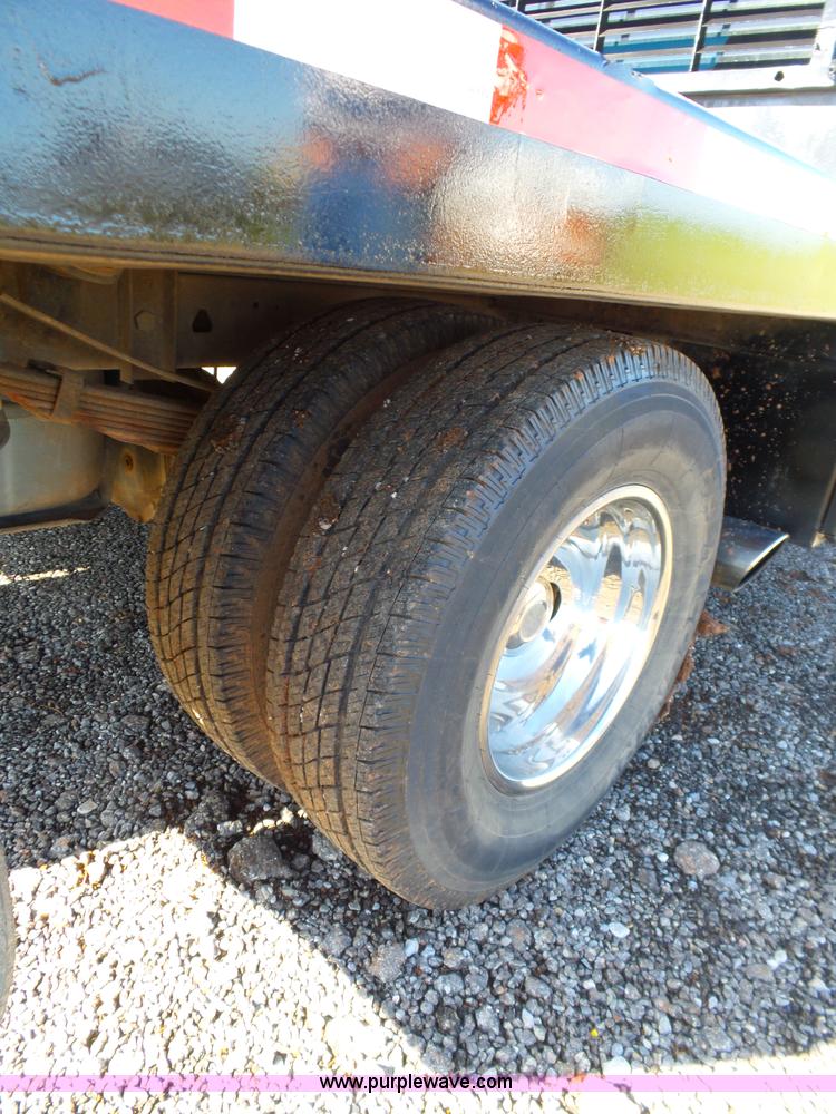 image for item L5824 2000 Ford F350 XL flatbed pickup truck