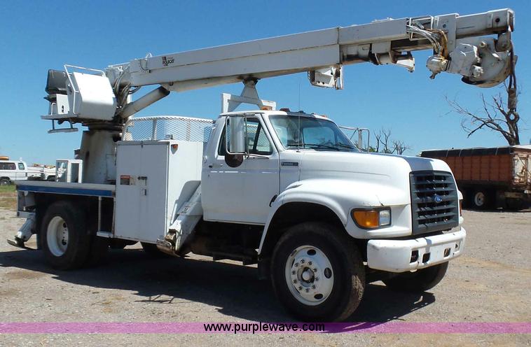 image for item L5827 1997 Ford F800 Super Duty digger derick truck