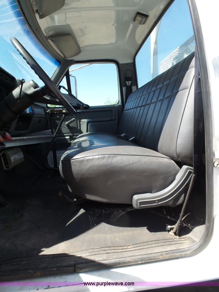 image for item L5827 1997 Ford F800 Super Duty digger derick truck