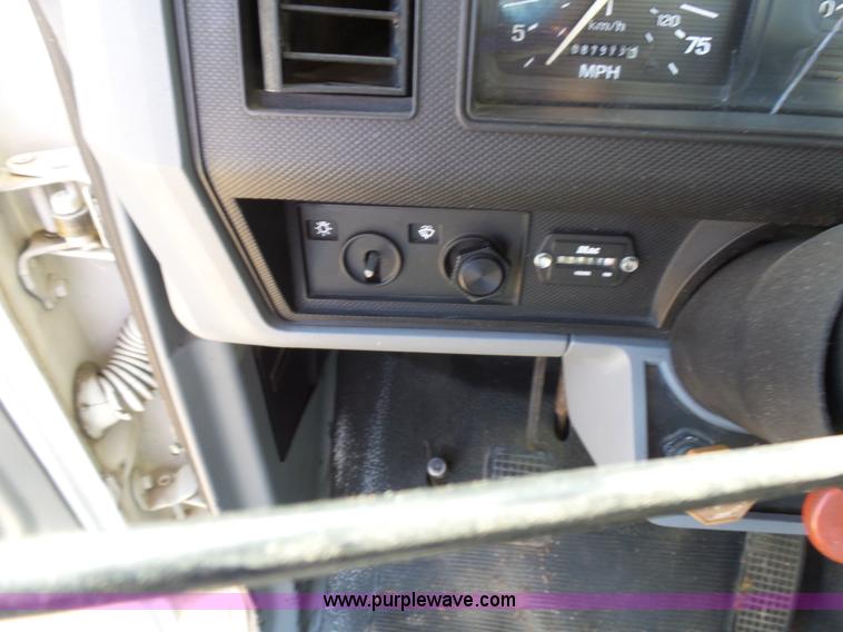 image for item L5827 1997 Ford F800 Super Duty digger derick truck