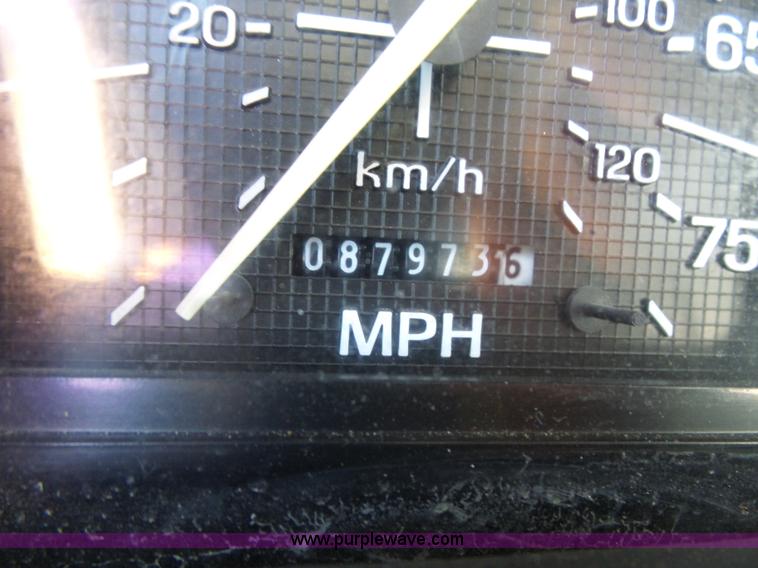 image for item L5827 1997 Ford F800 Super Duty digger derick truck