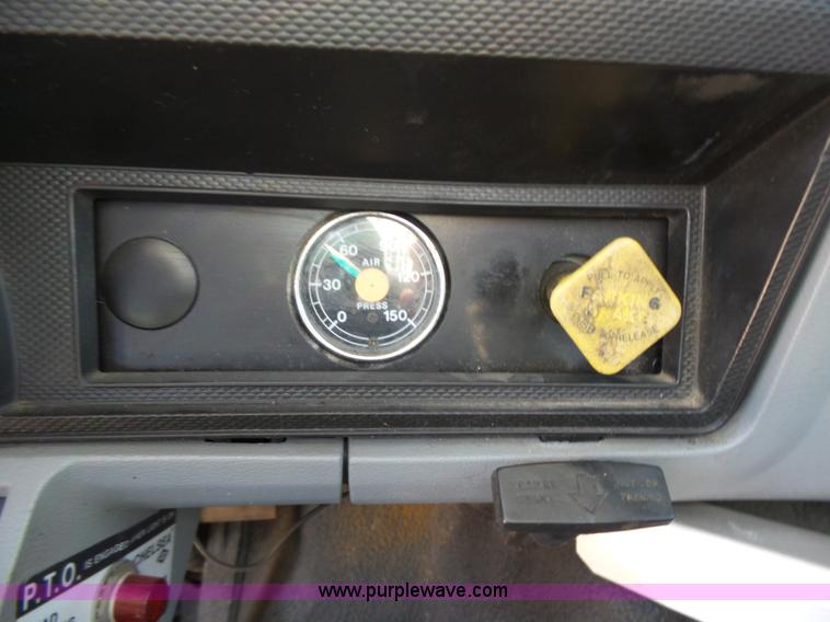 image for item L5827 1997 Ford F800 Super Duty digger derick truck