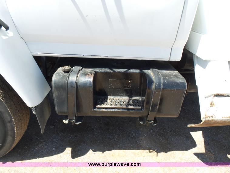 image for item L5827 1997 Ford F800 Super Duty digger derick truck