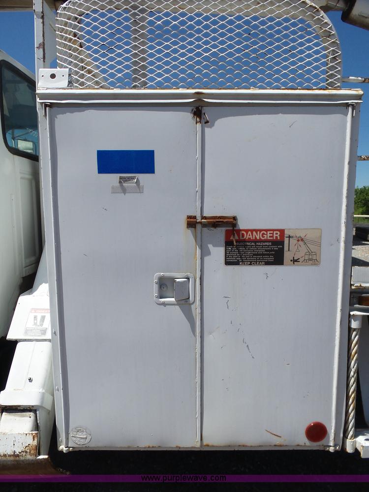 image for item L5827 1997 Ford F800 Super Duty digger derick truck