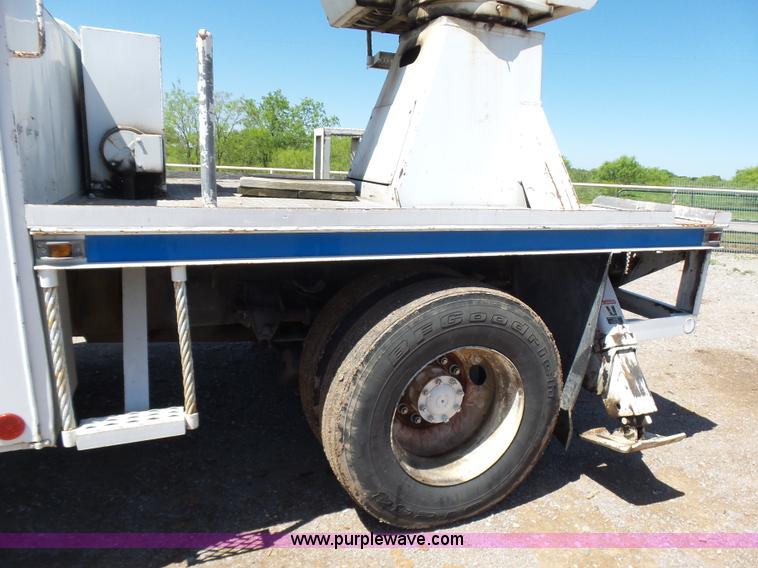 image for item L5827 1997 Ford F800 Super Duty digger derick truck