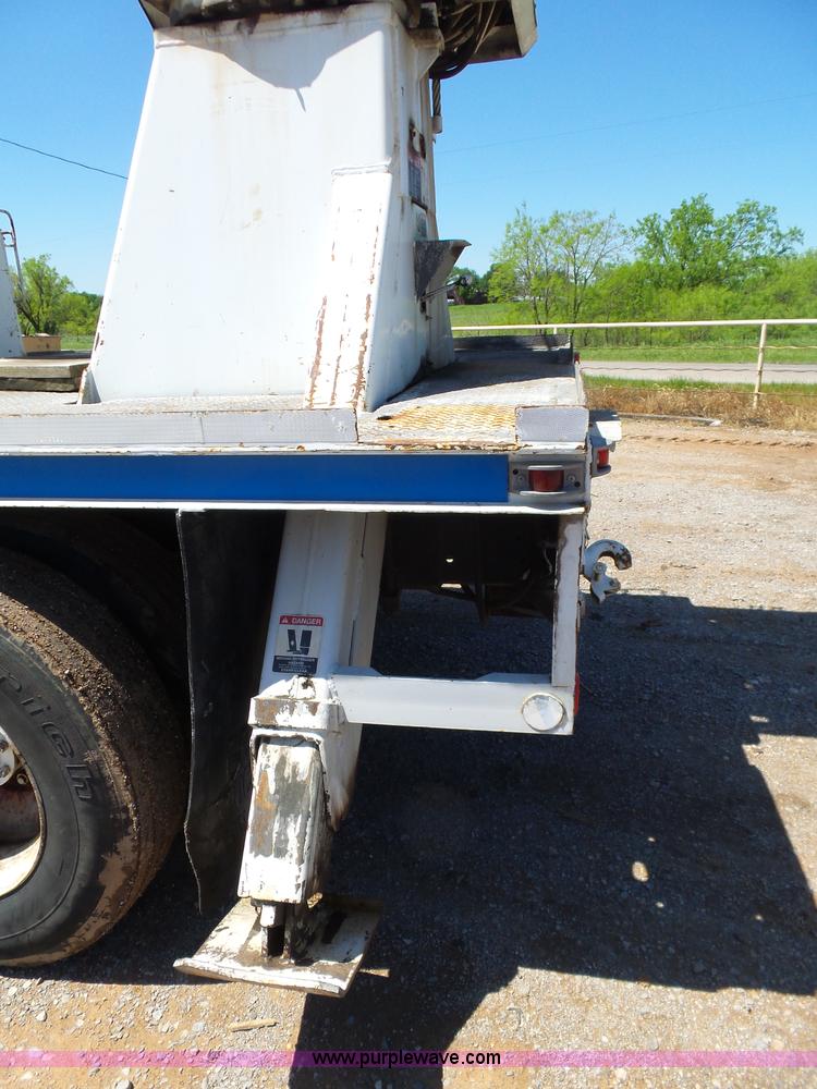 image for item L5827 1997 Ford F800 Super Duty digger derick truck