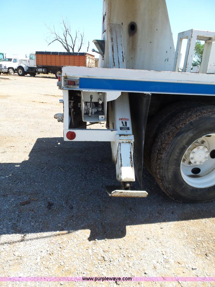 image for item L5827 1997 Ford F800 Super Duty digger derick truck