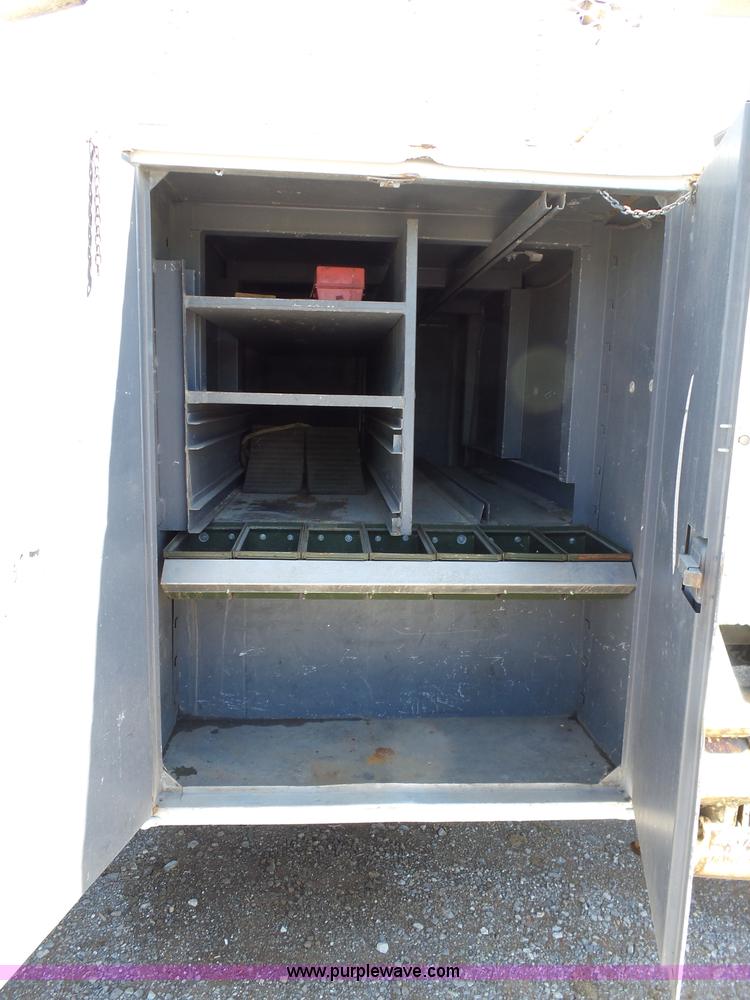 image for item L5827 1997 Ford F800 Super Duty digger derick truck