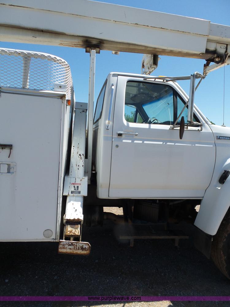 image for item L5827 1997 Ford F800 Super Duty digger derick truck