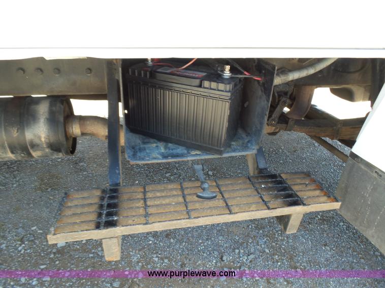 image for item L5827 1997 Ford F800 Super Duty digger derick truck