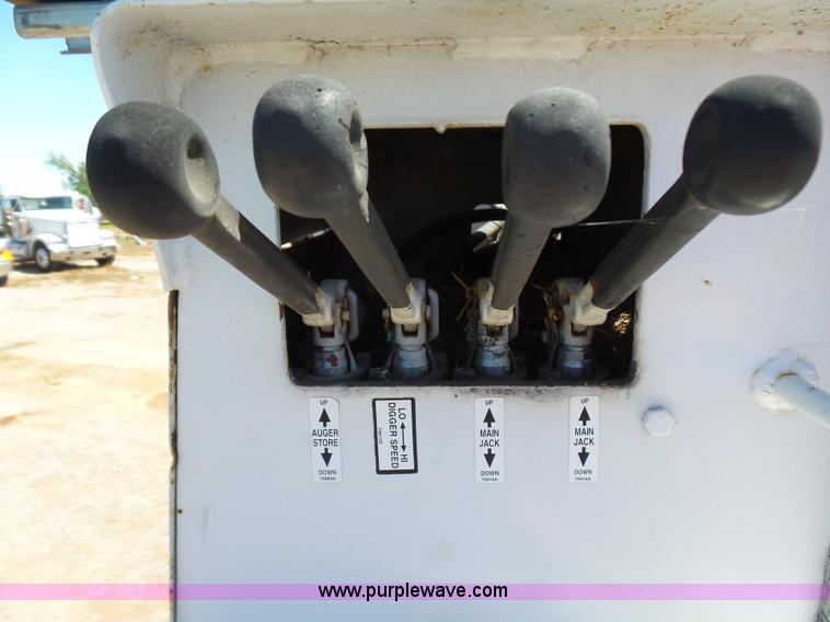 image for item L5827 1997 Ford F800 Super Duty digger derick truck