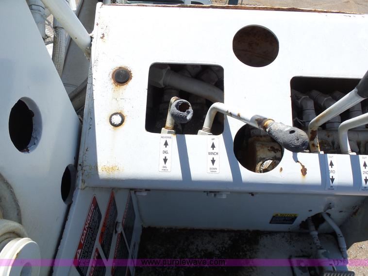 image for item L5827 1997 Ford F800 Super Duty digger derick truck