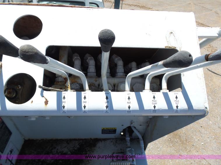 image for item L5827 1997 Ford F800 Super Duty digger derick truck