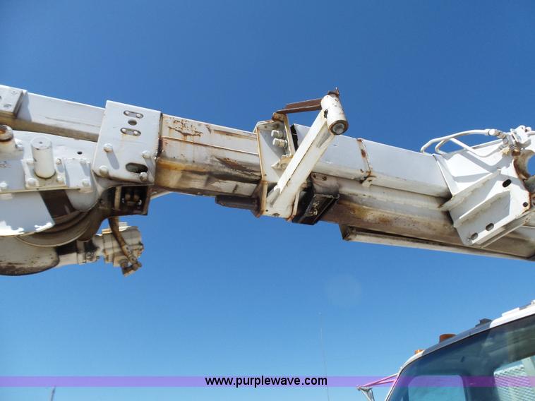 image for item L5827 1997 Ford F800 Super Duty digger derick truck