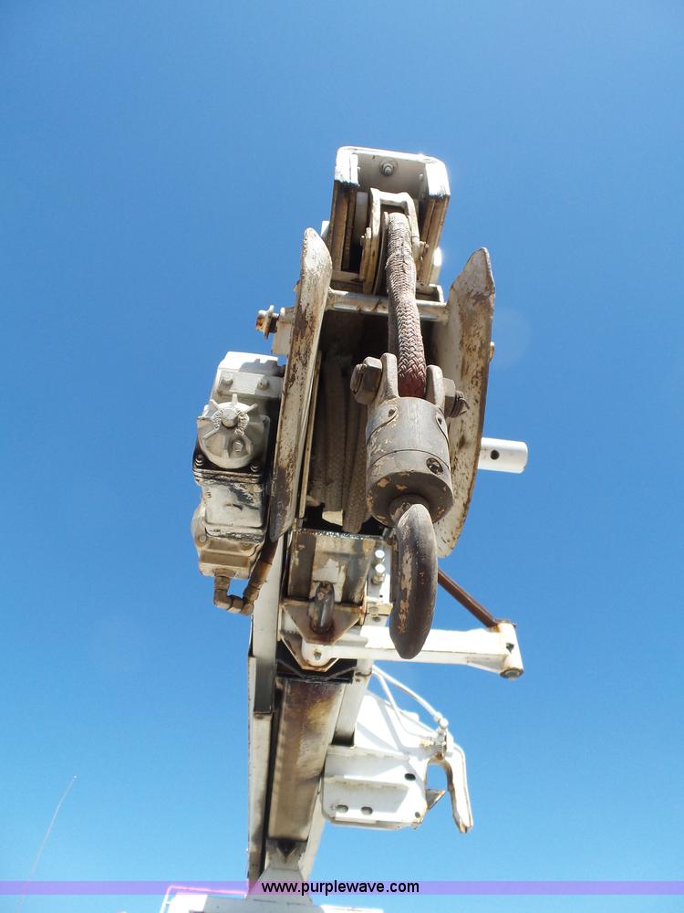 image for item L5827 1997 Ford F800 Super Duty digger derick truck