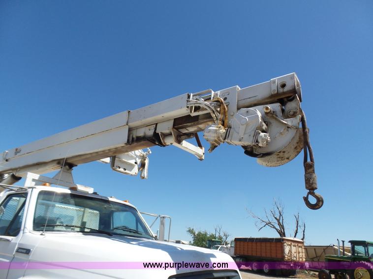image for item L5827 1997 Ford F800 Super Duty digger derick truck