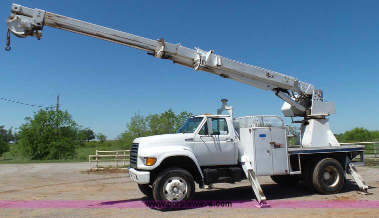 image for item L5827 1997 Ford F800 Super Duty digger derick truck
