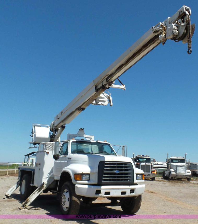 image for item L5827 1997 Ford F800 Super Duty digger derick truck