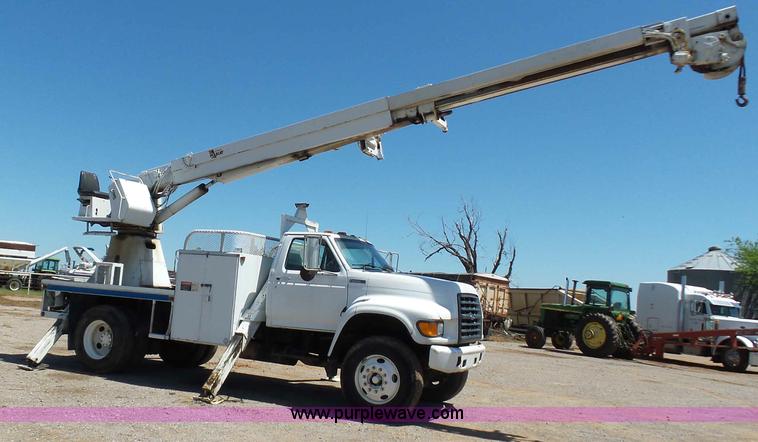 image for item L5827 1997 Ford F800 Super Duty digger derick truck
