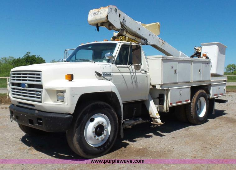 image for item L5828 1993 Ford F700 bucket truck