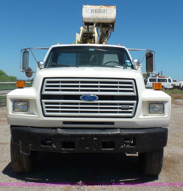 image for item L5828 1993 Ford F700 bucket truck