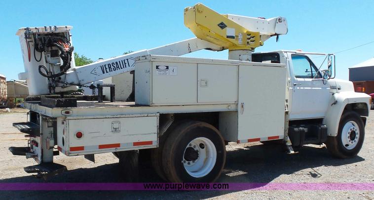 image for item L5828 1993 Ford F700 bucket truck